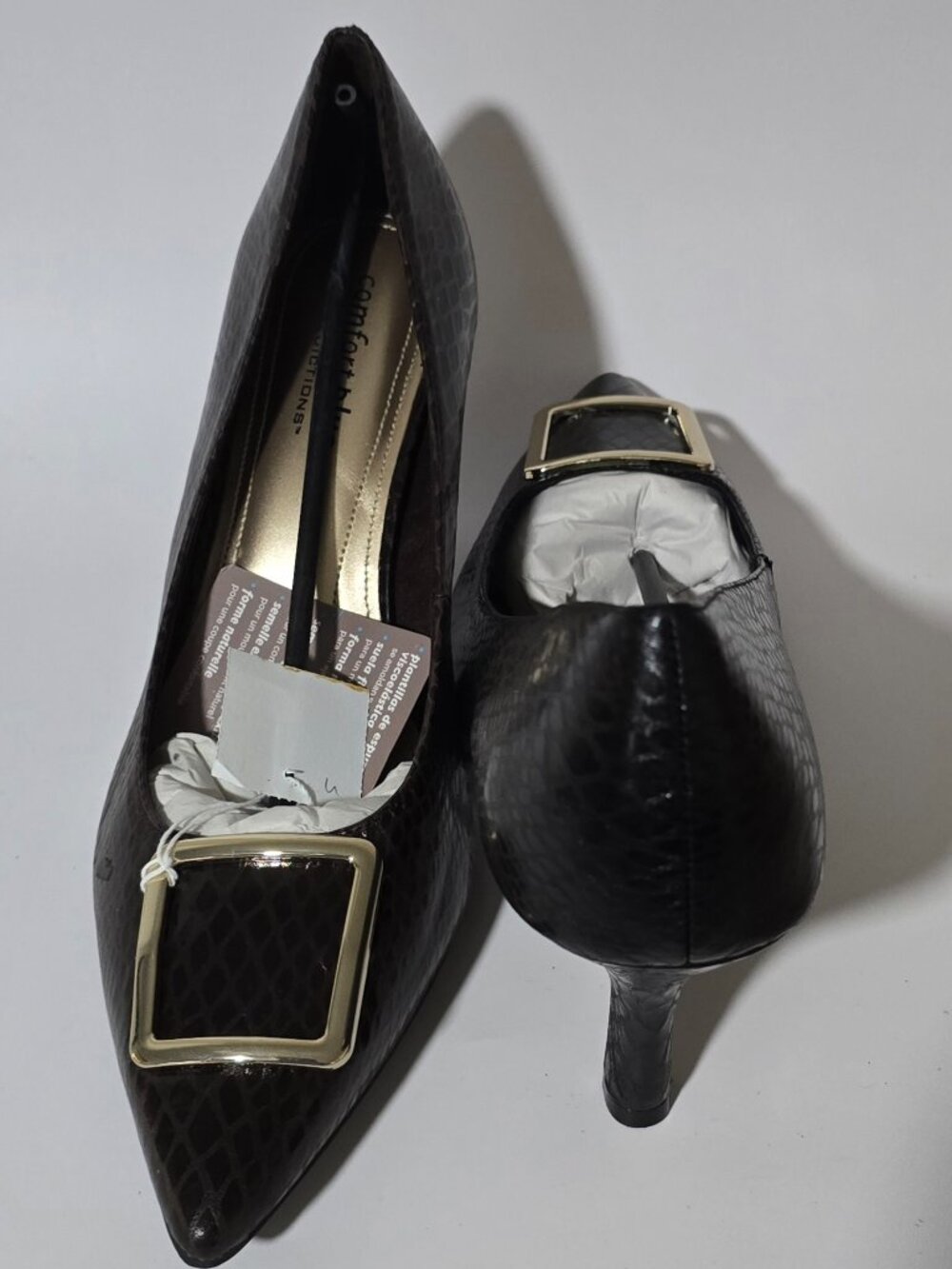 size 12M Black Textured Pump (New)